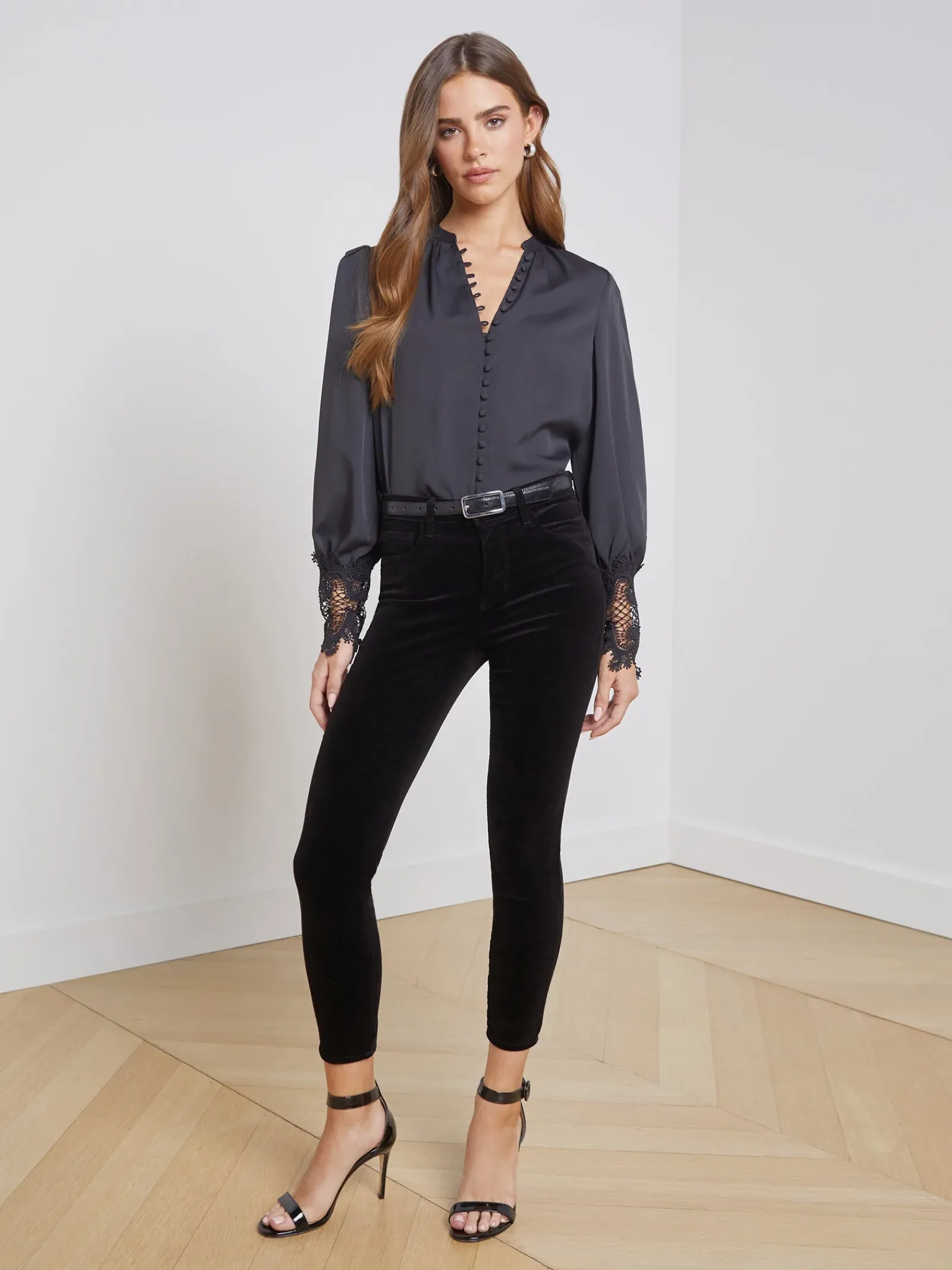 L'AGENCE Back in Stock|All Things Black|Ava Blouse Black