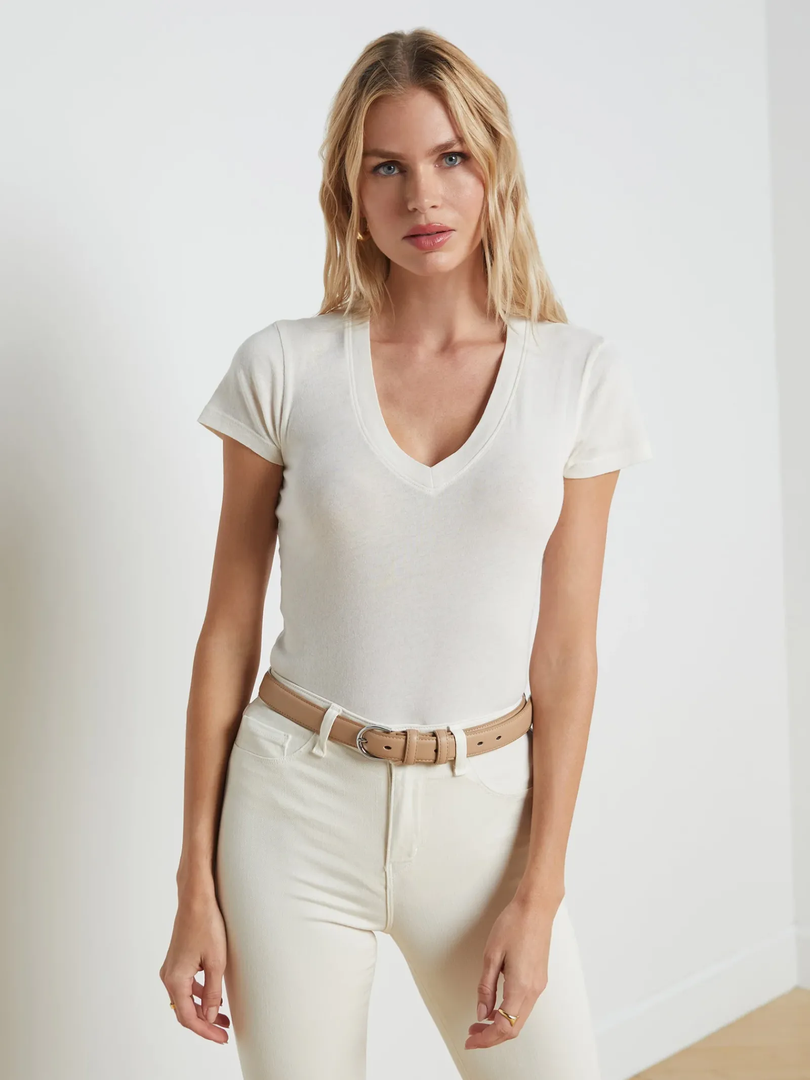 L'AGENCE Nouveau Whites|Best Sellers|Becca Cotton V-Neck Tee Vintage White