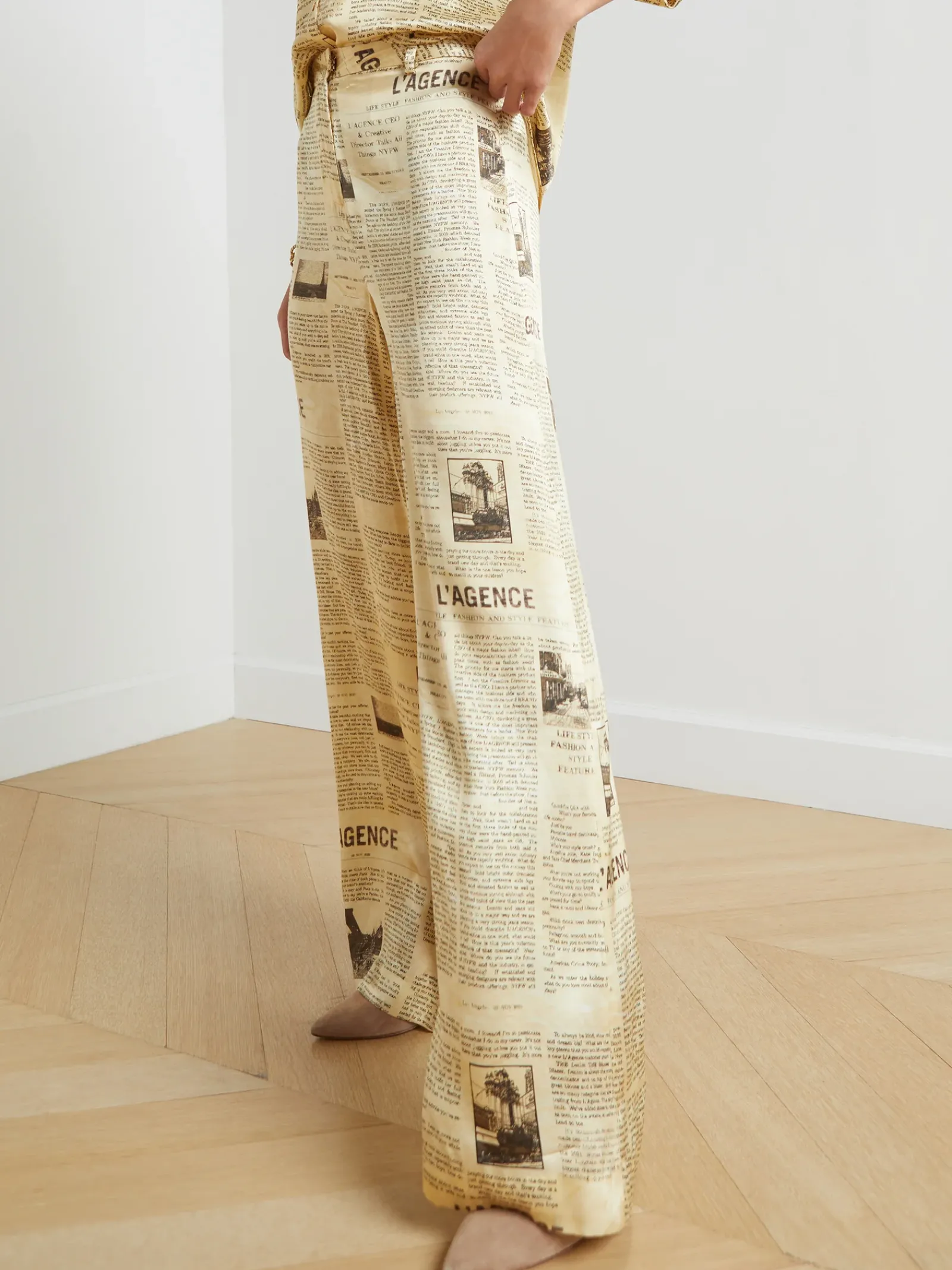 L'AGENCE Print Edition|Silks|Gavin Silk Wide-Leg Pant Vintage Tan Newspaper