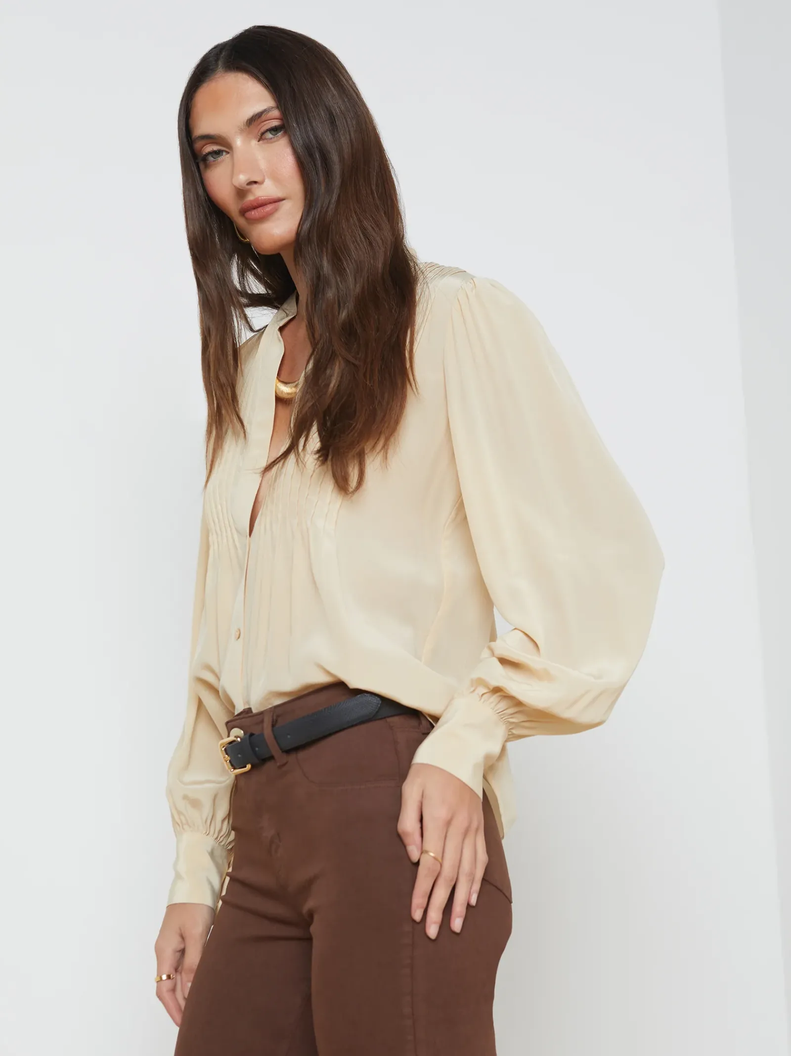 L'AGENCE Resort Collection|Silks|Mirage Blouse Pebble