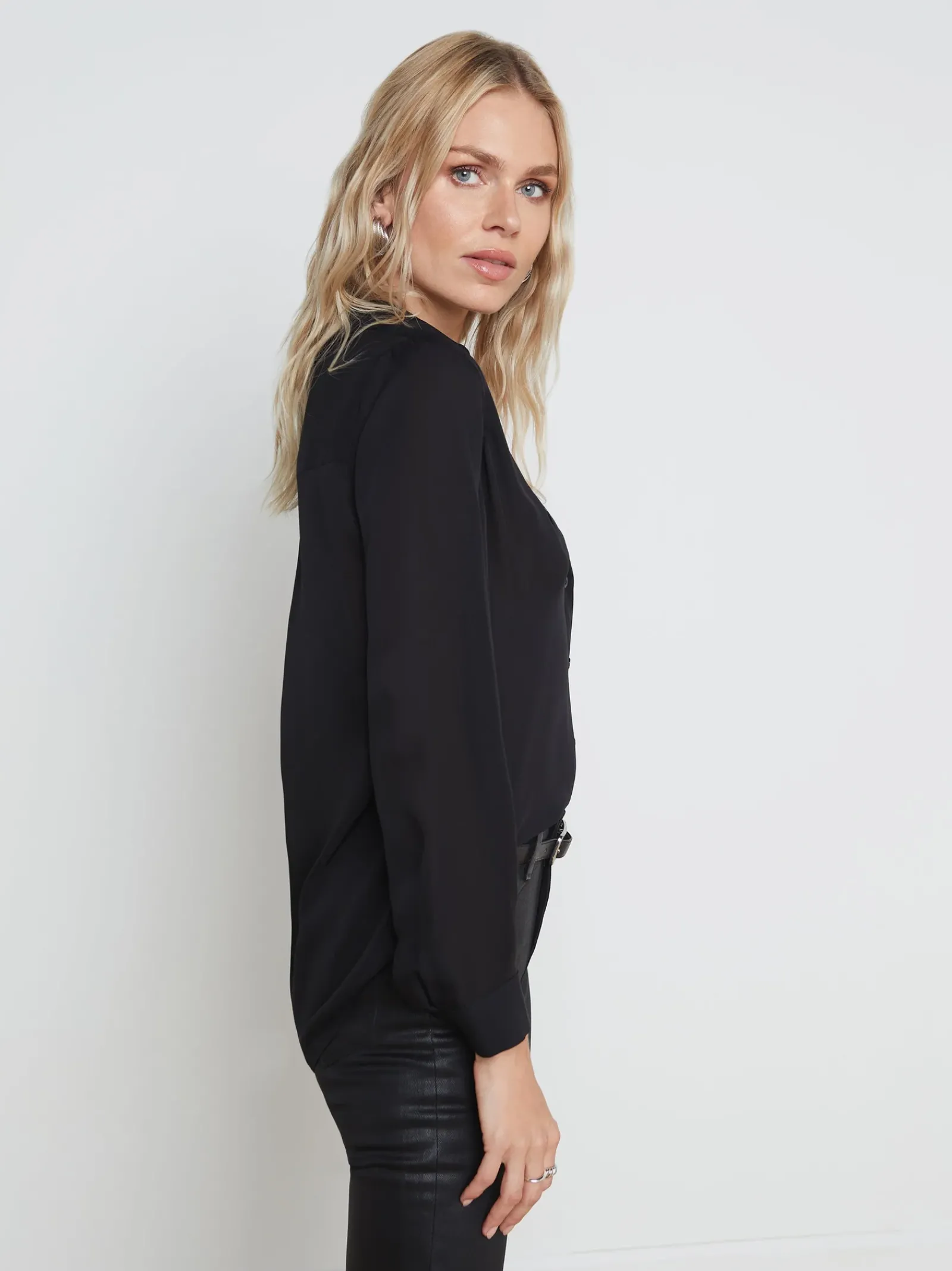 L'AGENCE All Things Black|Essentials|Nina Silk Blouse Black